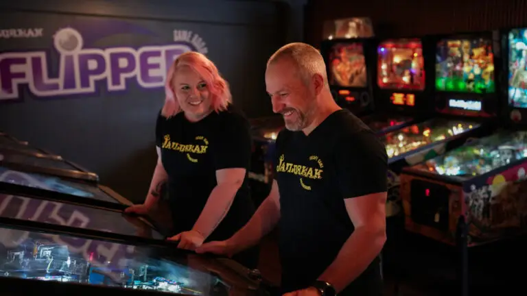 Flipper game room